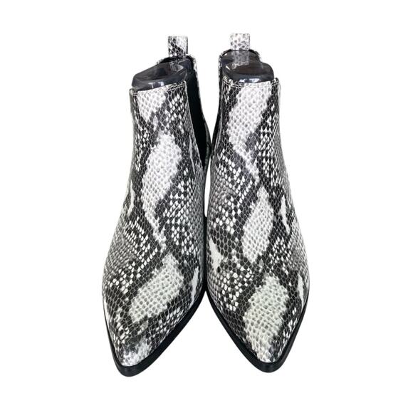 Blondo Emelia Waterproof Pointed Toe Stacked Heel Faux Snakeskin Booties Size 8M - Picture 7 of 7